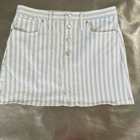 Madewell Stretch A-Line Mini Skirt in Pompano Stripe: Button-Front Edition - Picture 4 of 11